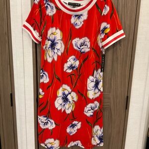 NWT Madison Leigh Womens Short Sleeve Banded Neck/ Arm Red/ Floral Dress Small